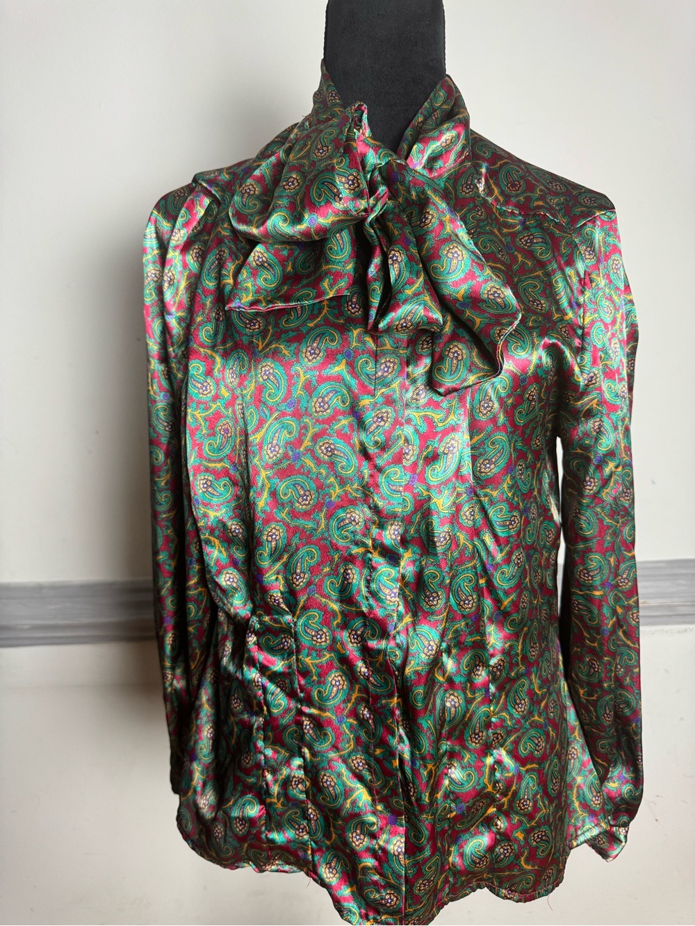Oscar de la Renta Green Multi Paisley Bow-Neck Satin Blouse